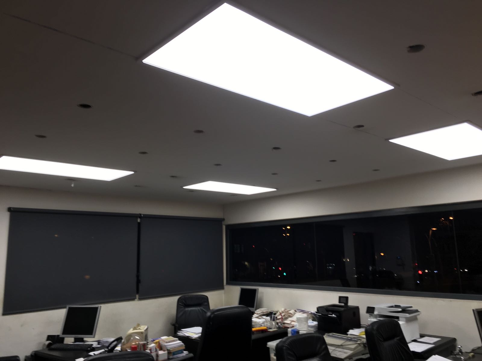 Sustitución de luminarias en oficina por pantallas LED.
