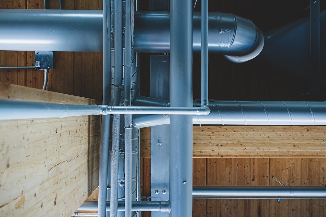 Todo sobre las Tuberías del Aire Acondicionado: Tipos, Instalación y Aislamiento | JAG Alcaide Barcelona
